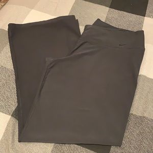 Nike women’s yoga pants